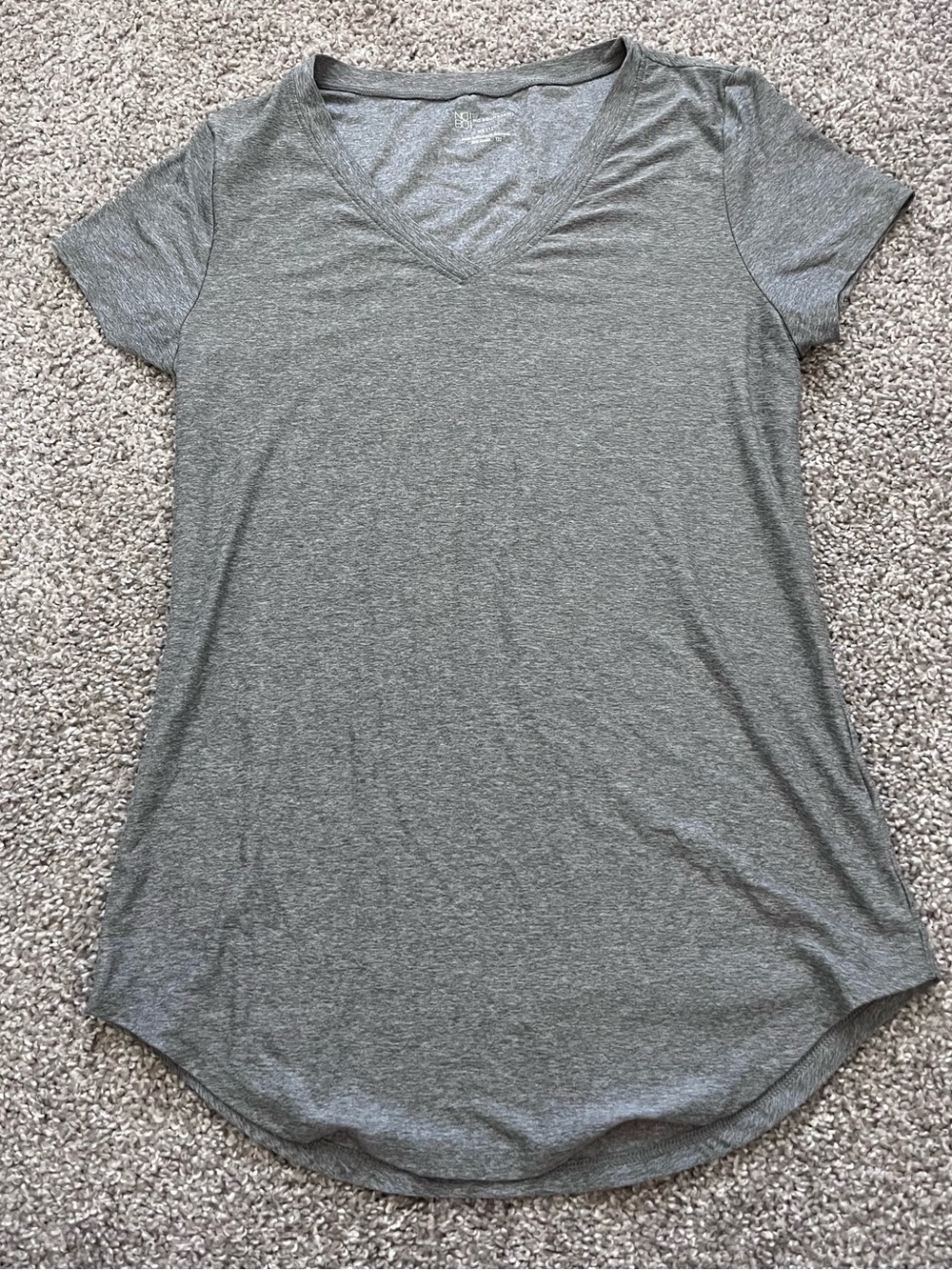 No Boundaries Gray V-Neck Short Sleeve Tee